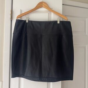 Tinseltown Vinyl Black Mini Skirt